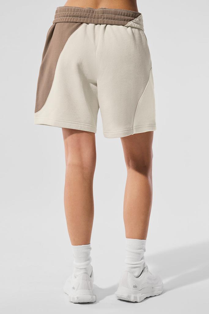 Alo 7" Make Waves Short - Ivory/Bone/Gravel