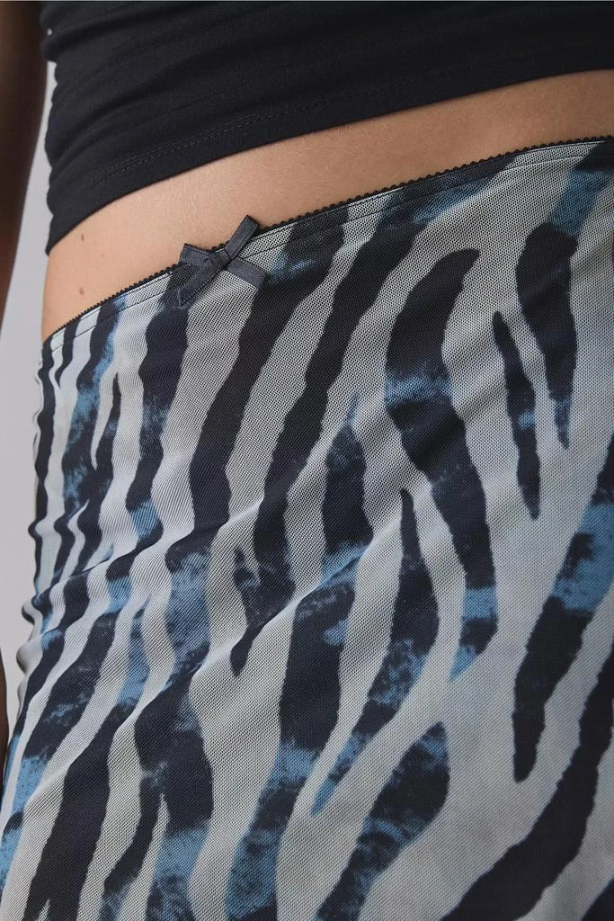 Kimchi Blue Kimchi Blue Zimi Zebra Print Mesh Mini Skirt 2
