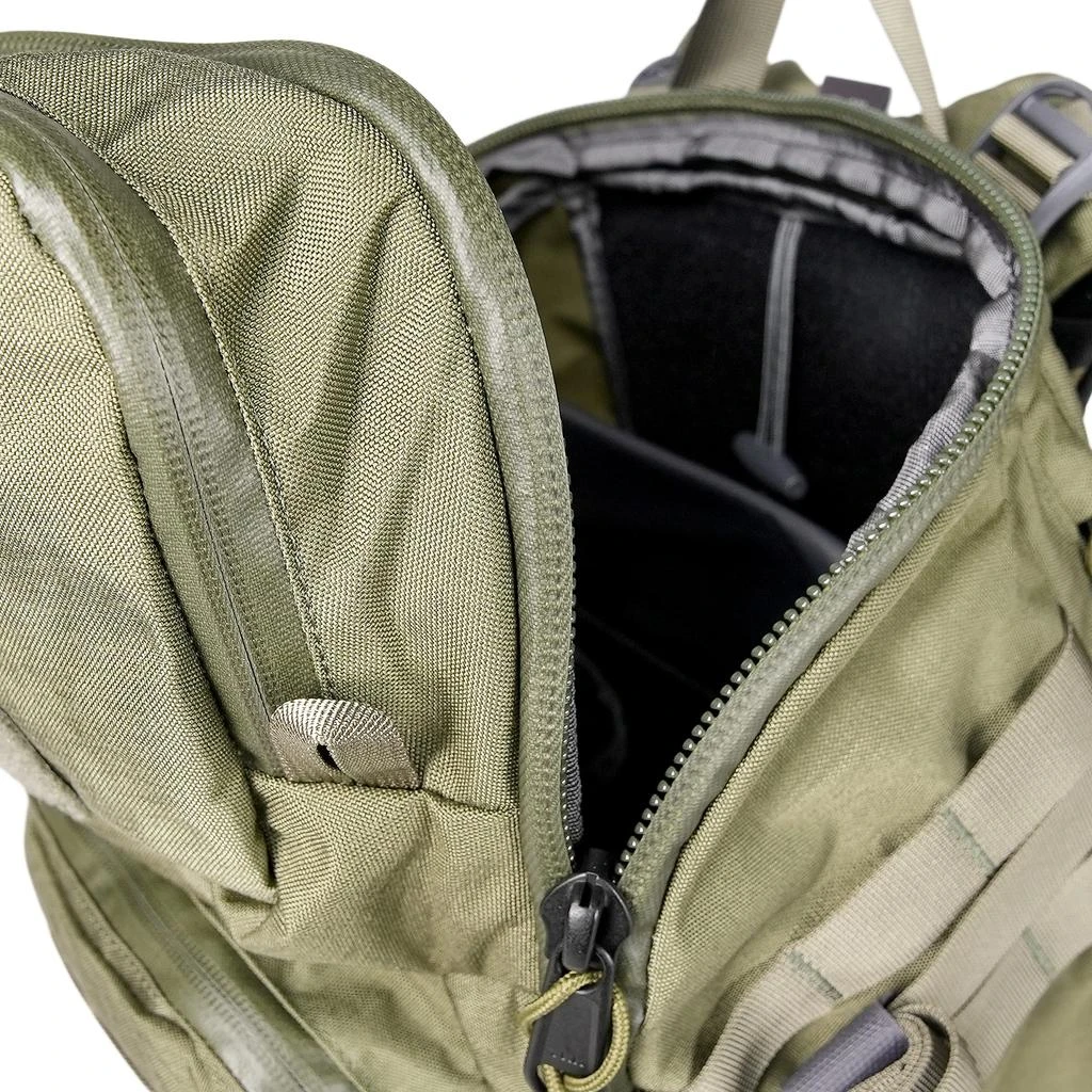 Mystery Ranch Mystery Ranch Blitz 30 Backpack – Tactical Daypack with Waistbelt
Padded Laptop Sleeve – Forest, 30L, L/XL 6