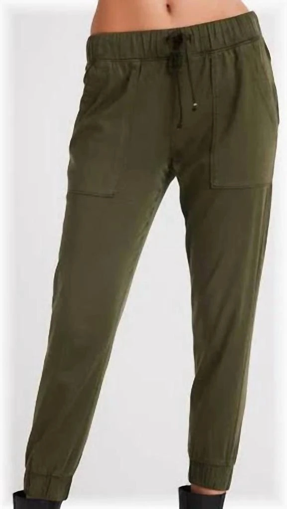 Bella Dahl Pocket Jogger In Olive 1