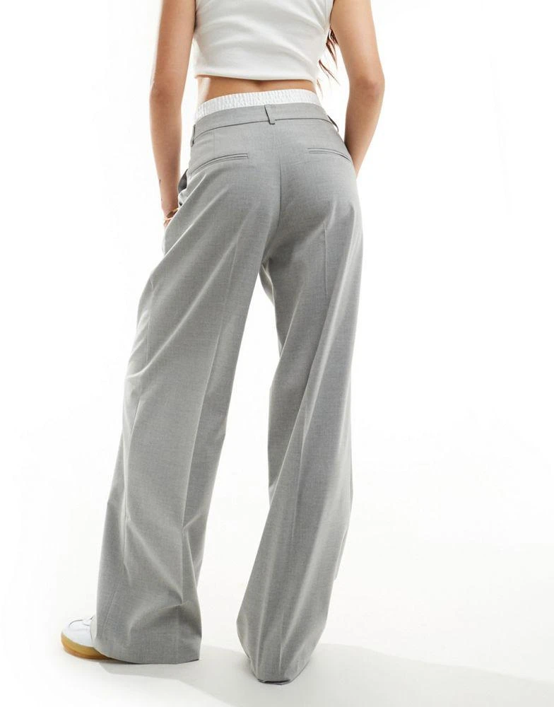 Stradivarius Stradivarius tailored trouser with contrast waistband in grey 2