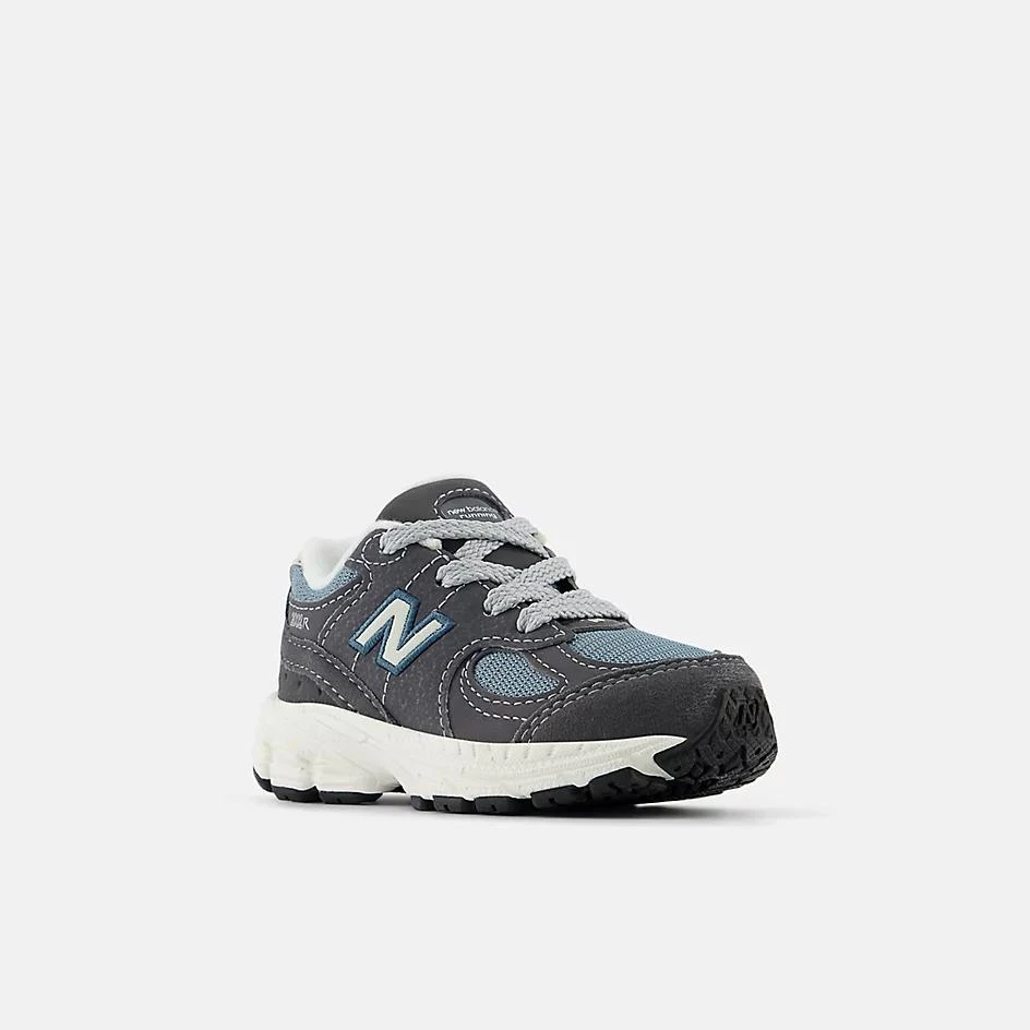 New Balance 2002 Lace 2