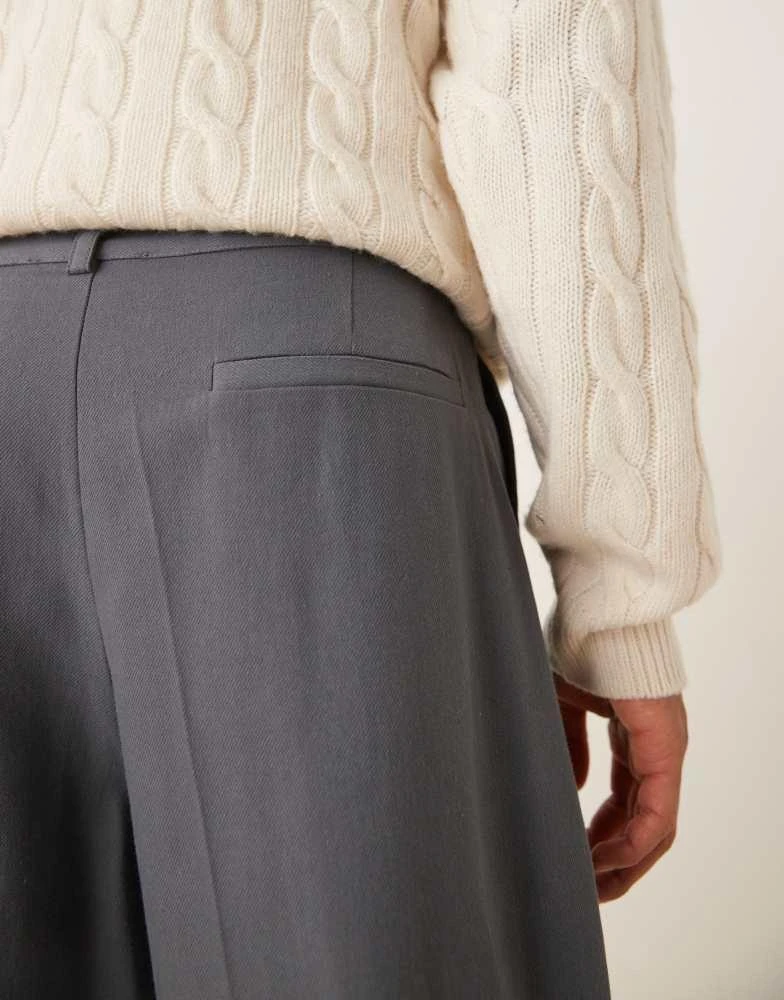 ASOS ASOS DESIGN wide leg trousers with pleat detailing in grey 5