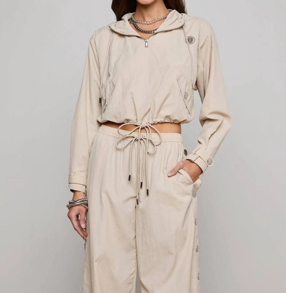 L
Agence L
Agence - Bronwyn Crop Windbreaker