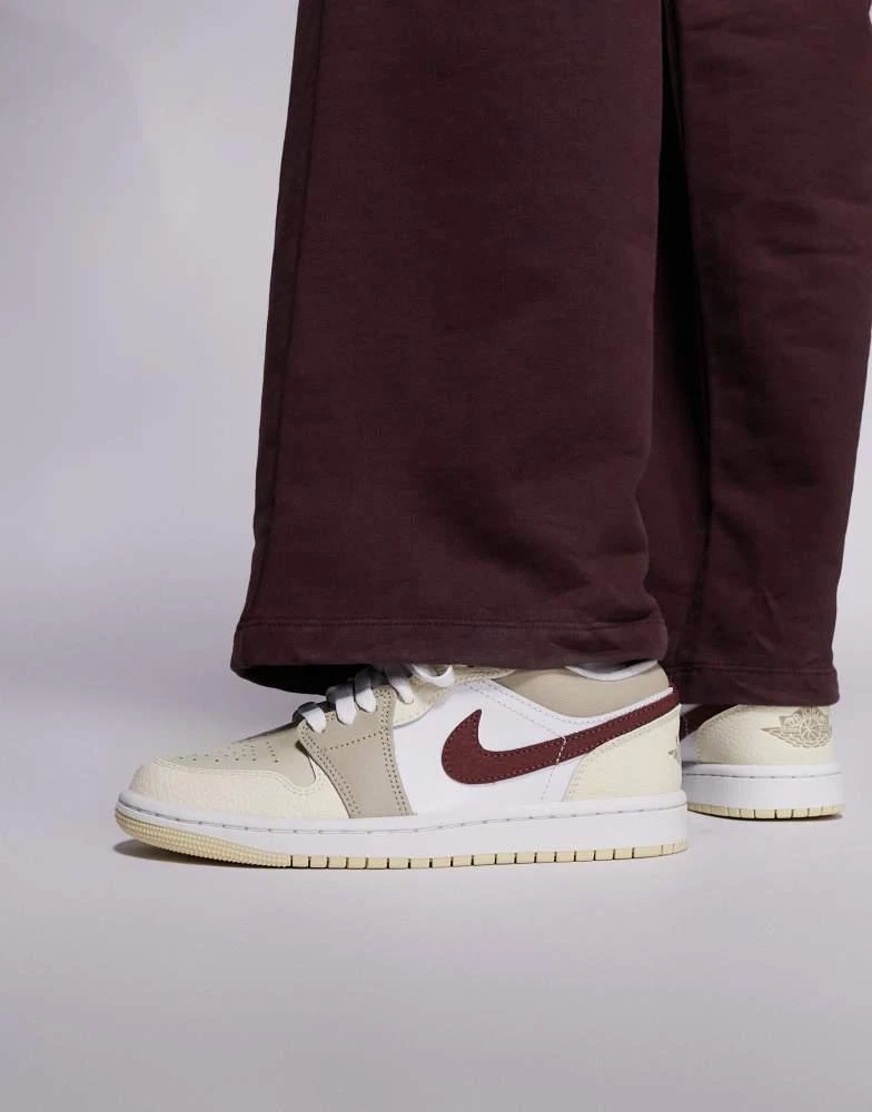Jordan Nike Air Jordan 1 Low SE trainers in white and brown 5
