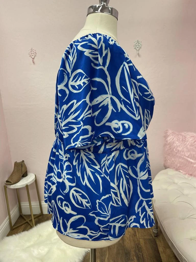 Skies Are Blue Plus Size Square Neck Print 4