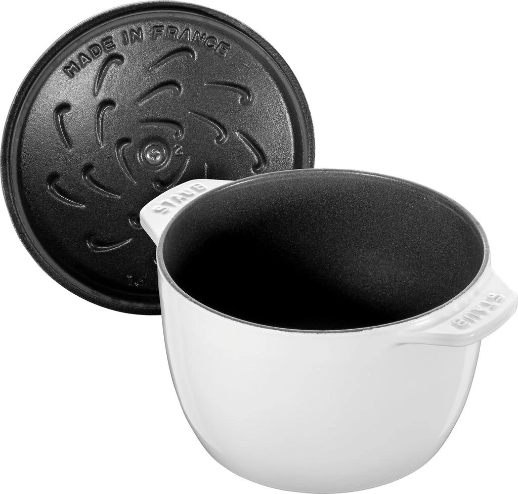 Staub Cast Iron 1.5-qt Petite French Oven 2