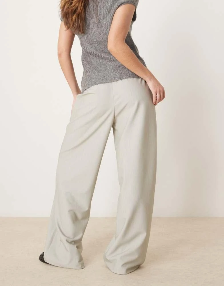 ASOS ASOS DESIGN tailored relaxed straight leg trousers in sage green 4