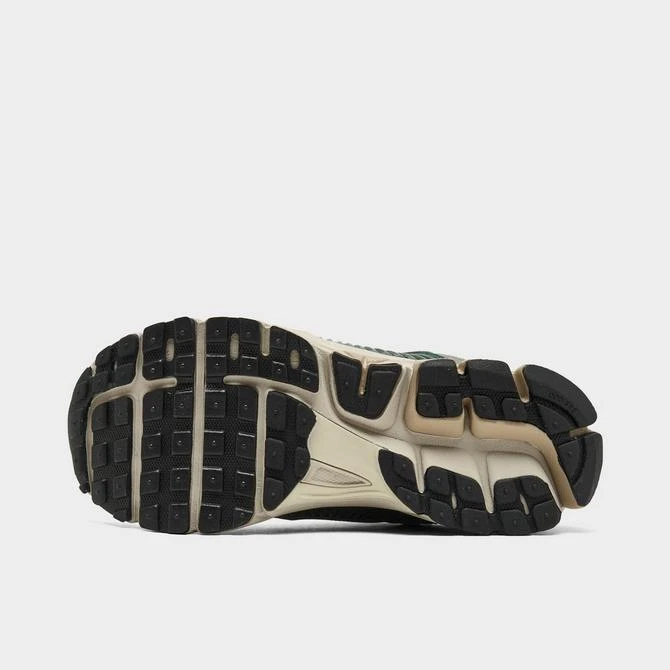 NIKE Women's Nike Zoom Vomero 5 Casual Shoes 6