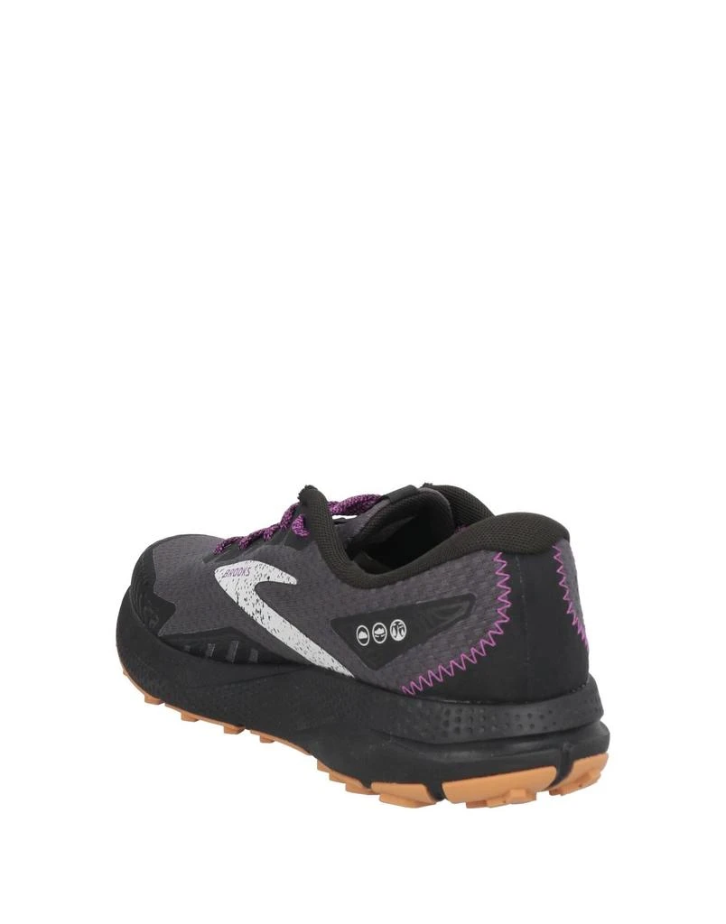 Brooks Sneakers 3