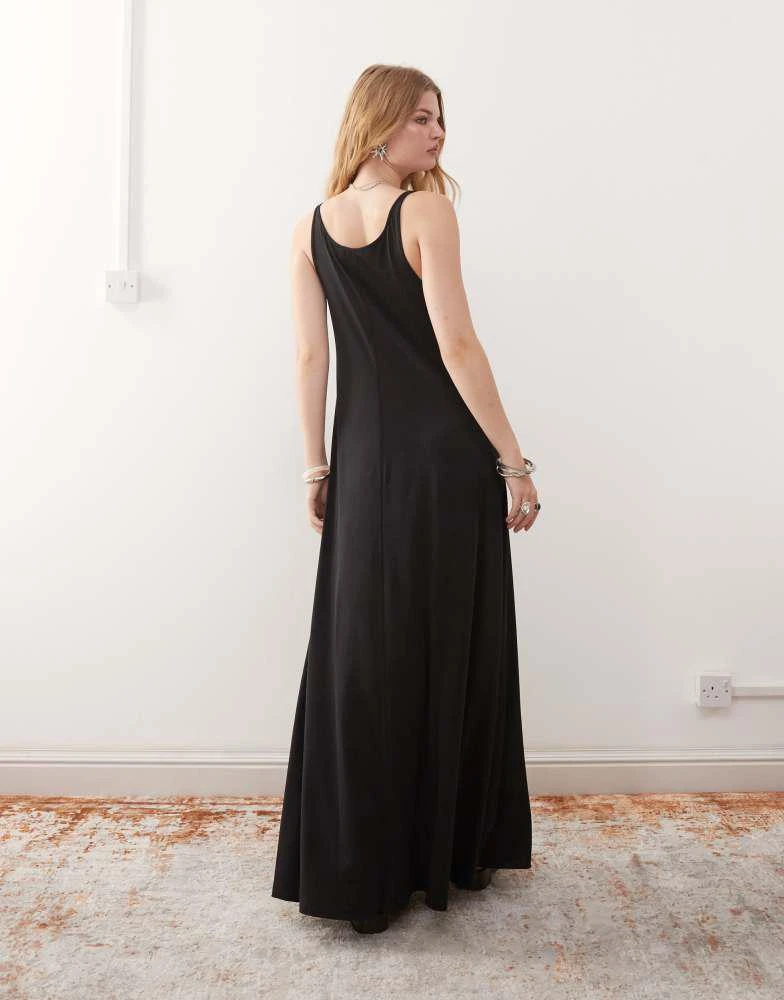 Monki Monki strappy floaty maxi dress in black 4