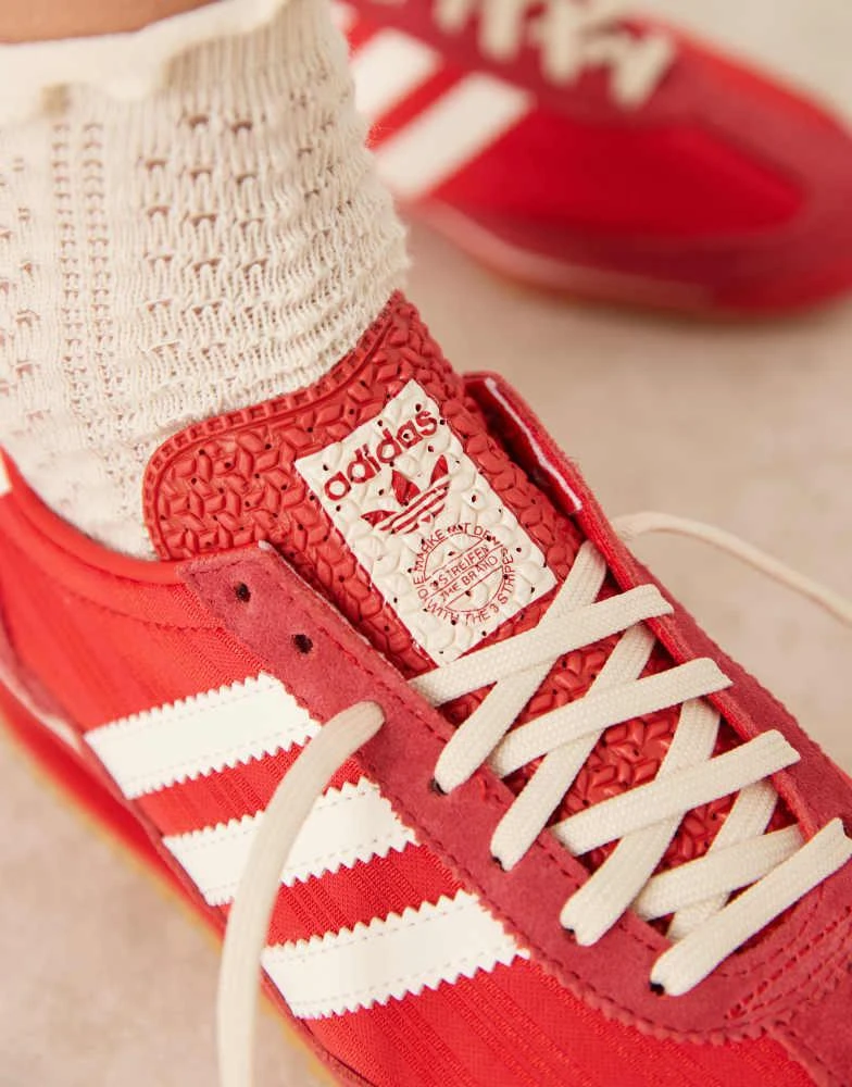 adidas gazelle silver green womens ADIDAS ORIGINALS Burgundy SL 72 RS sneakers for men and women  Pavidas