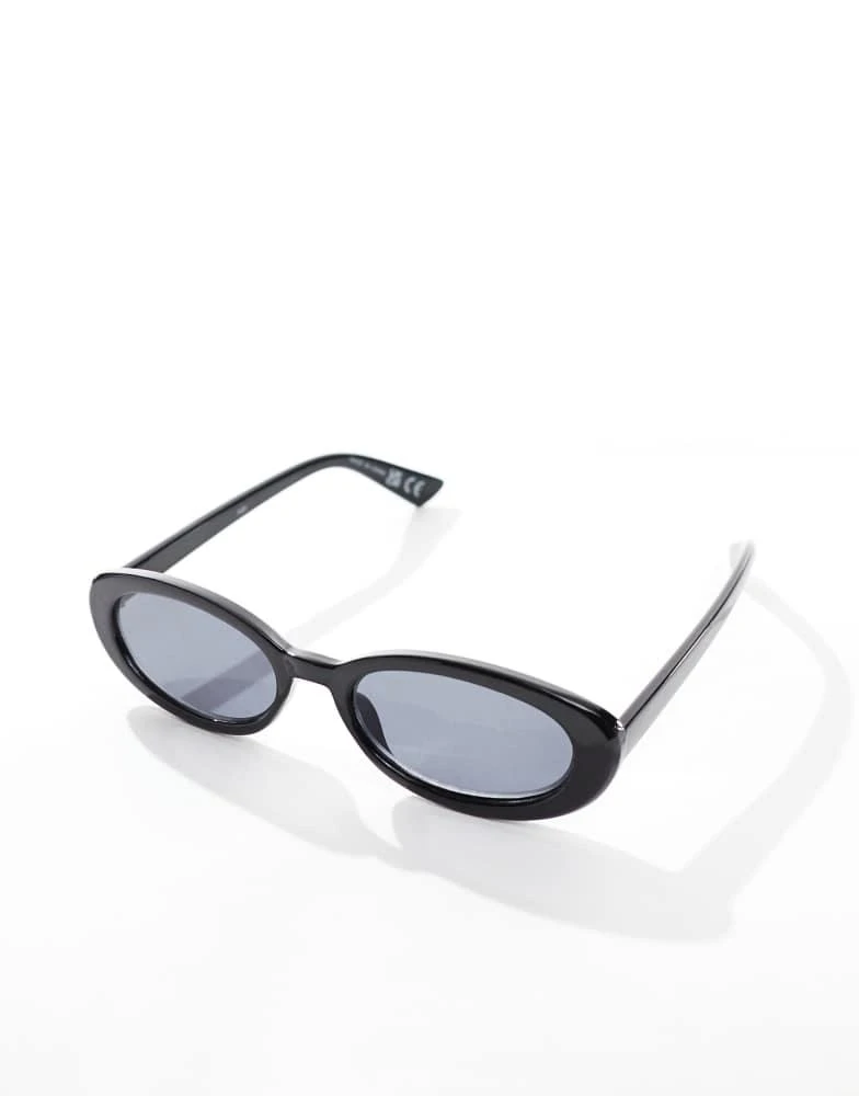 Cotton:On Cotton On ophelia oval sunglasses in black 2