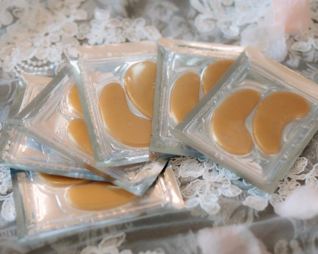 Camille Beckman Hydrating Collagen & Carob Eye Masks - Set of 3 4