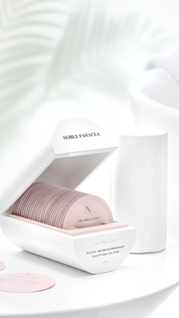 NOBLE PANACEA The Brilliant Radiant Resilience Moisturizer 30 Doses 4