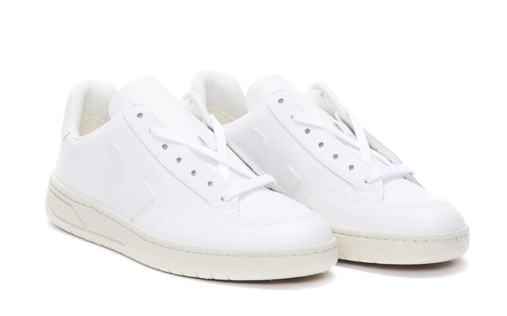 Veja V12 Sneakers 2