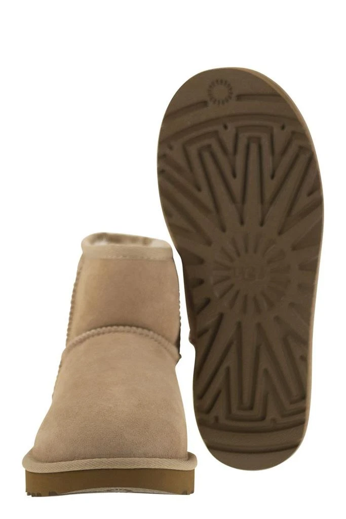UGG BOOT CLASSIC MINI II 5