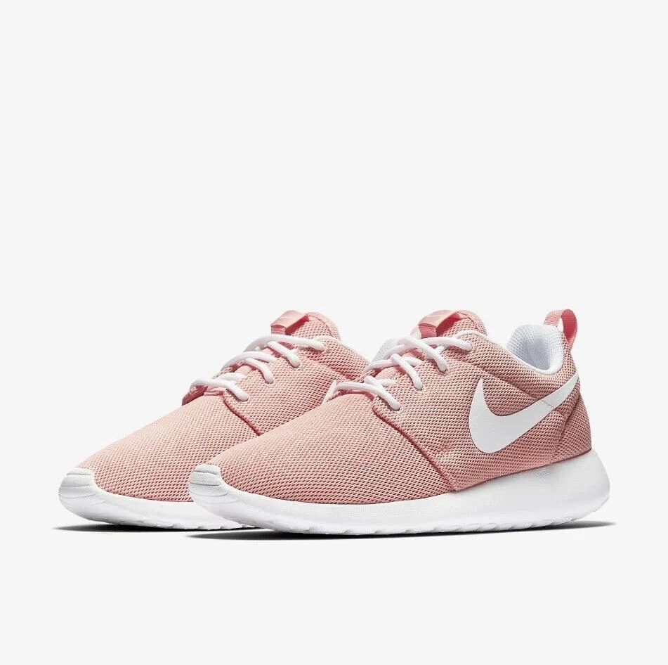 Shop Roshe One 844994-603 Sneakers Women's Light Pink Running