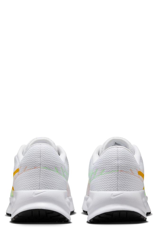 NIKE Run Defy Running Shoe