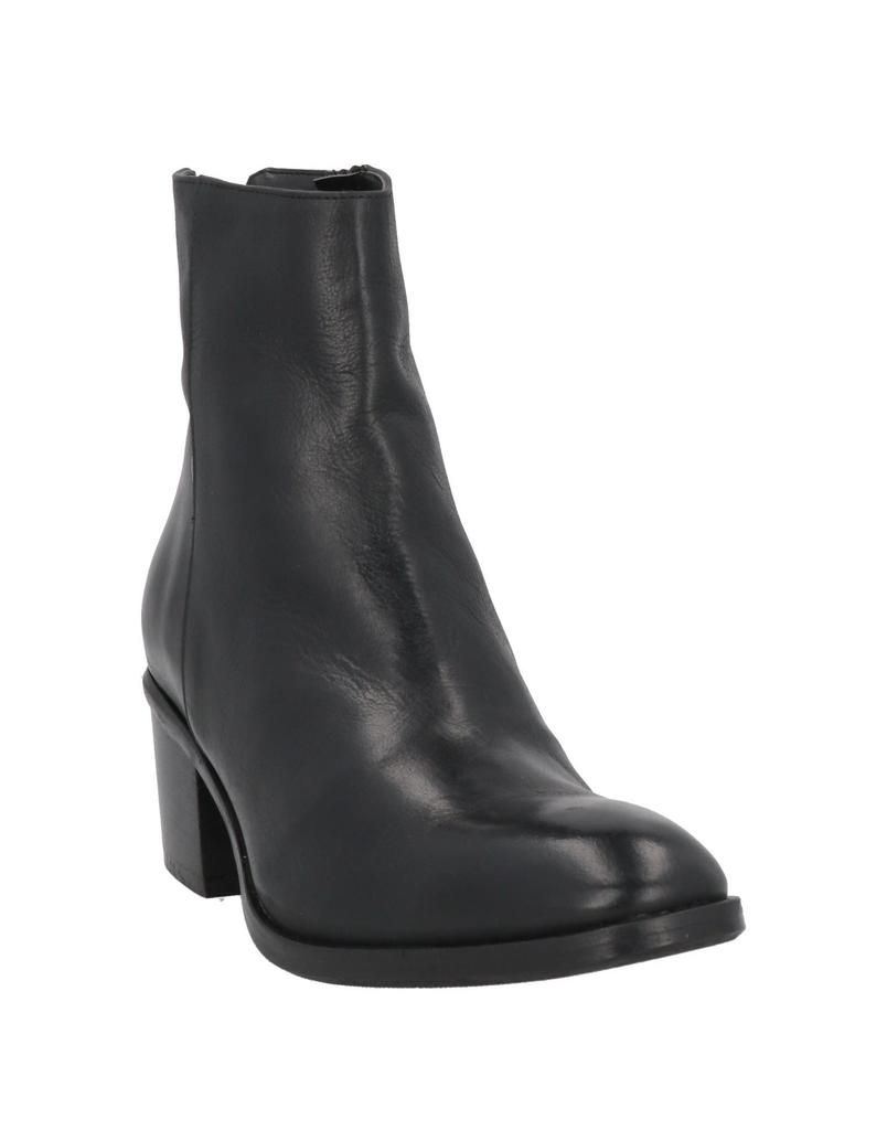 1725.A Ankle boot