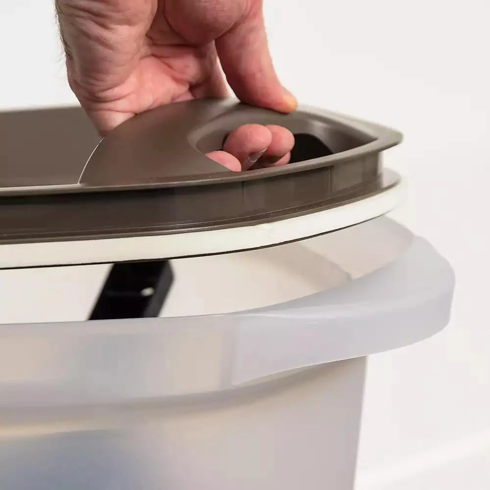 IRIS 25Lb/30Qt Airtight Pet Food Storage Container, Brown 2