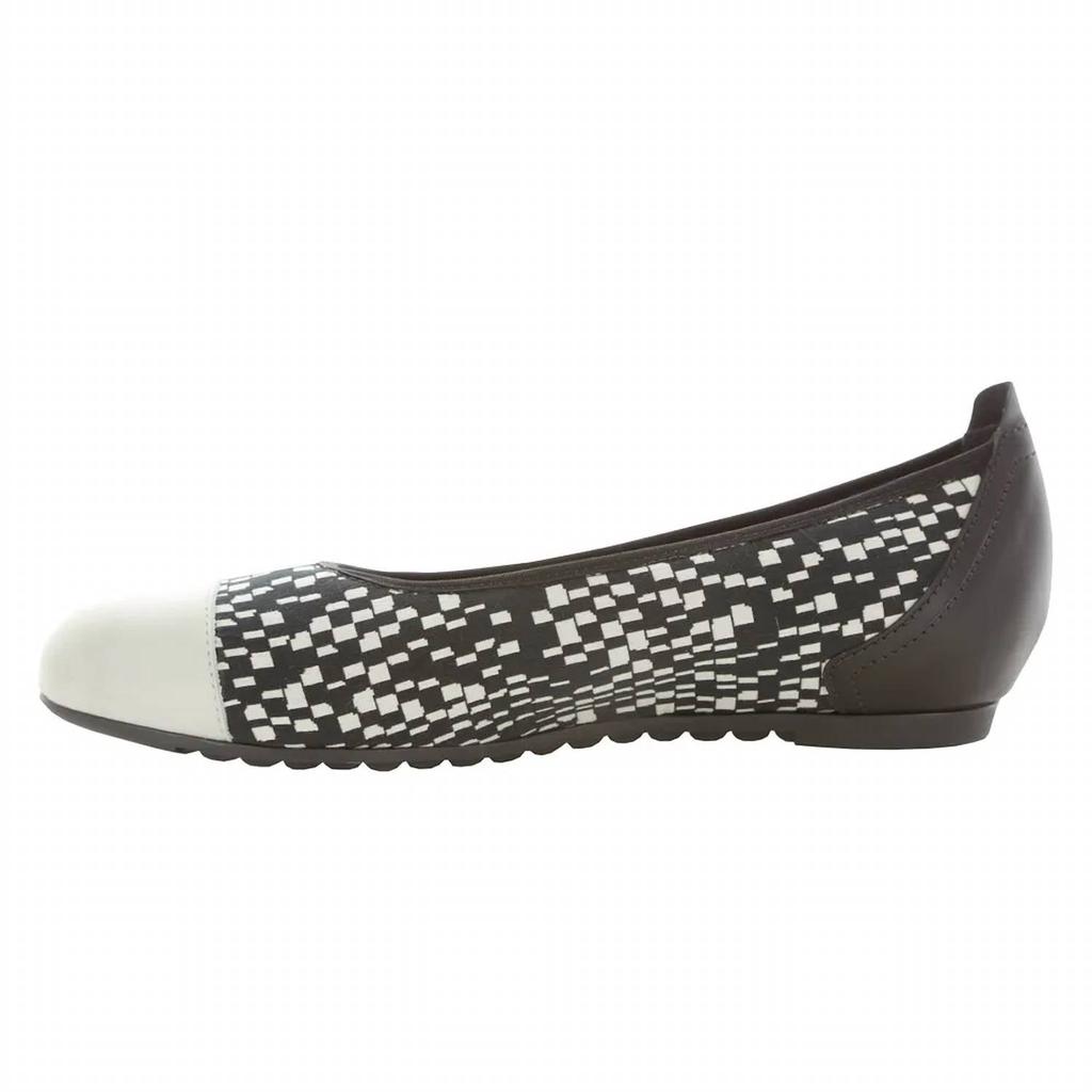Munro Women's Henlee Flats In Black/white