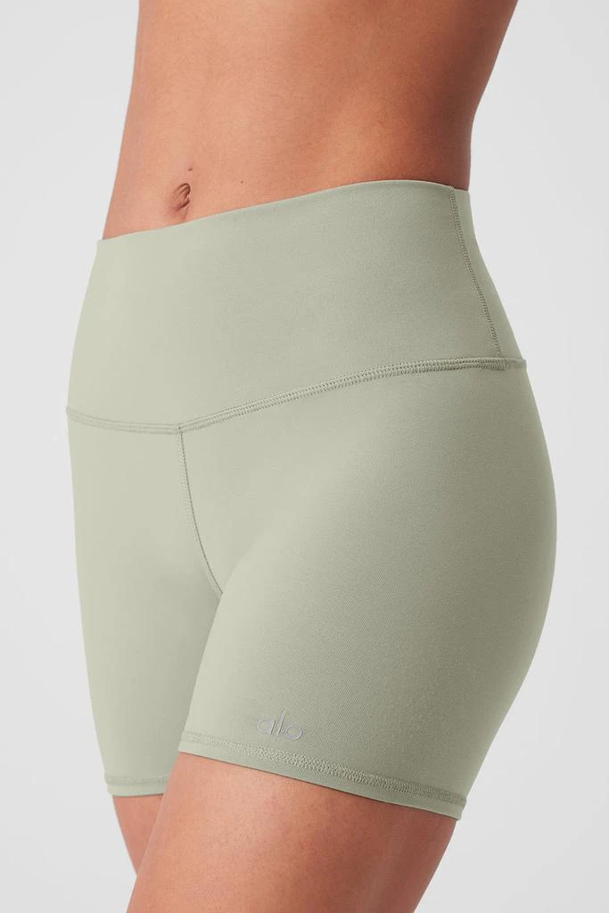 Alo 5" Airbrush High-Waist Biker Short - Limestone 4