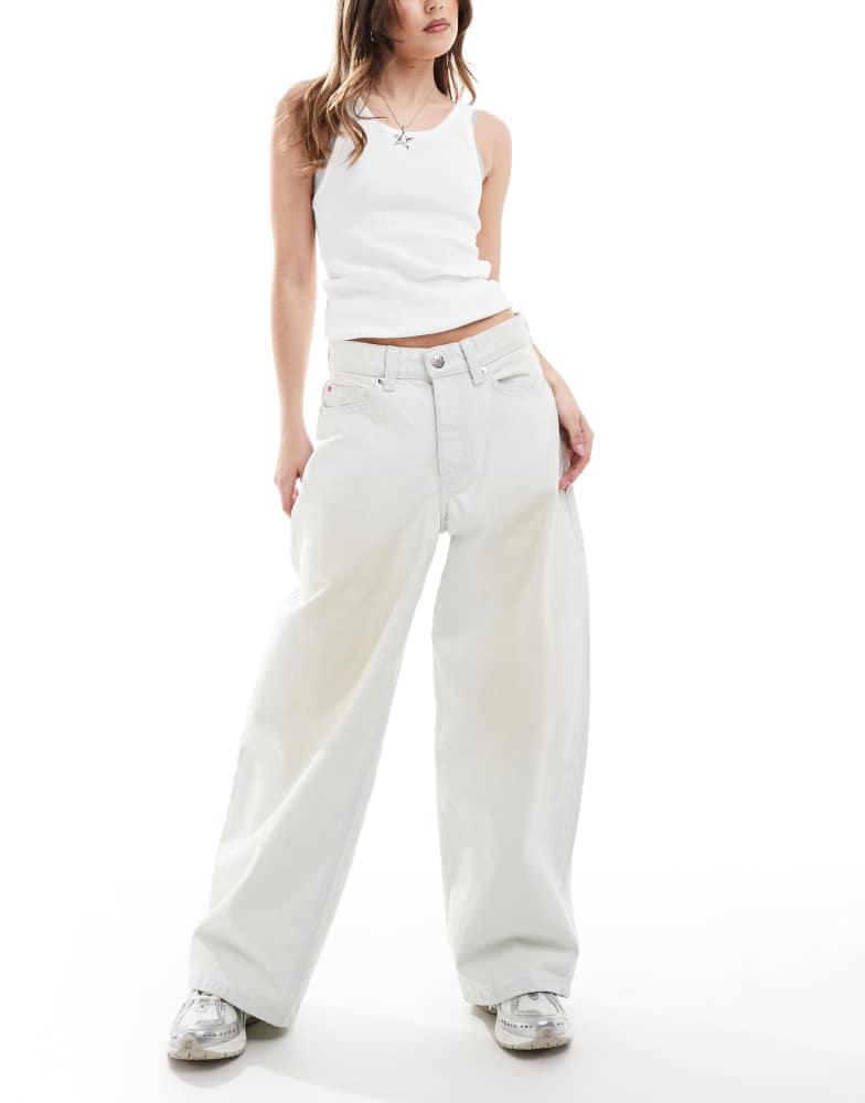 Monki Monki Peggy low waist super baggy jeans in light blue wash