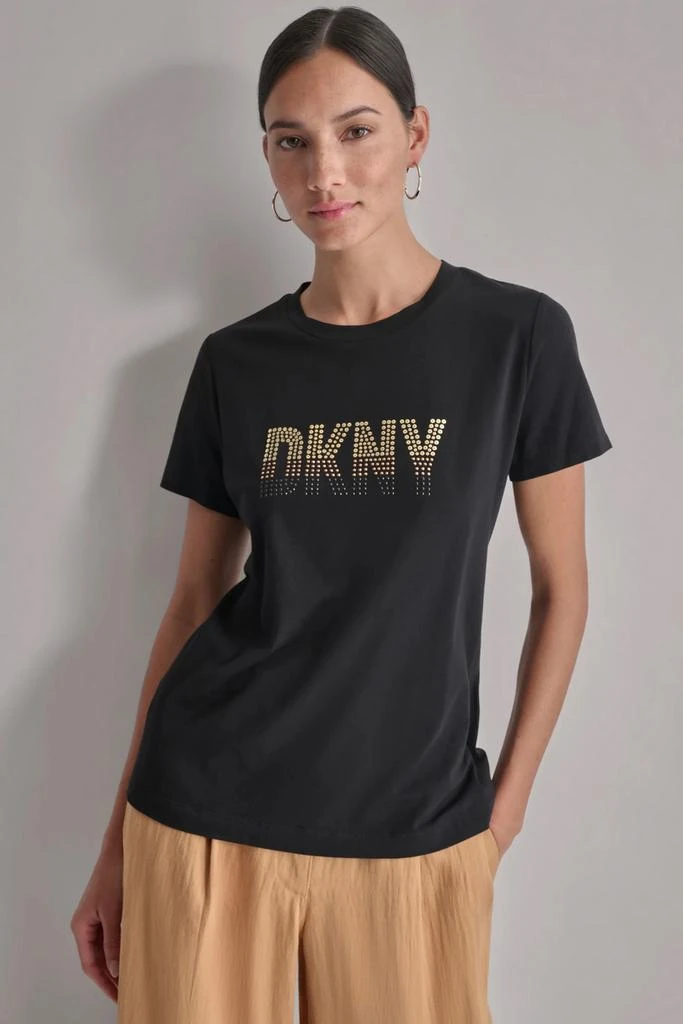 DKNY MIX METAL LOGO TEE 1
