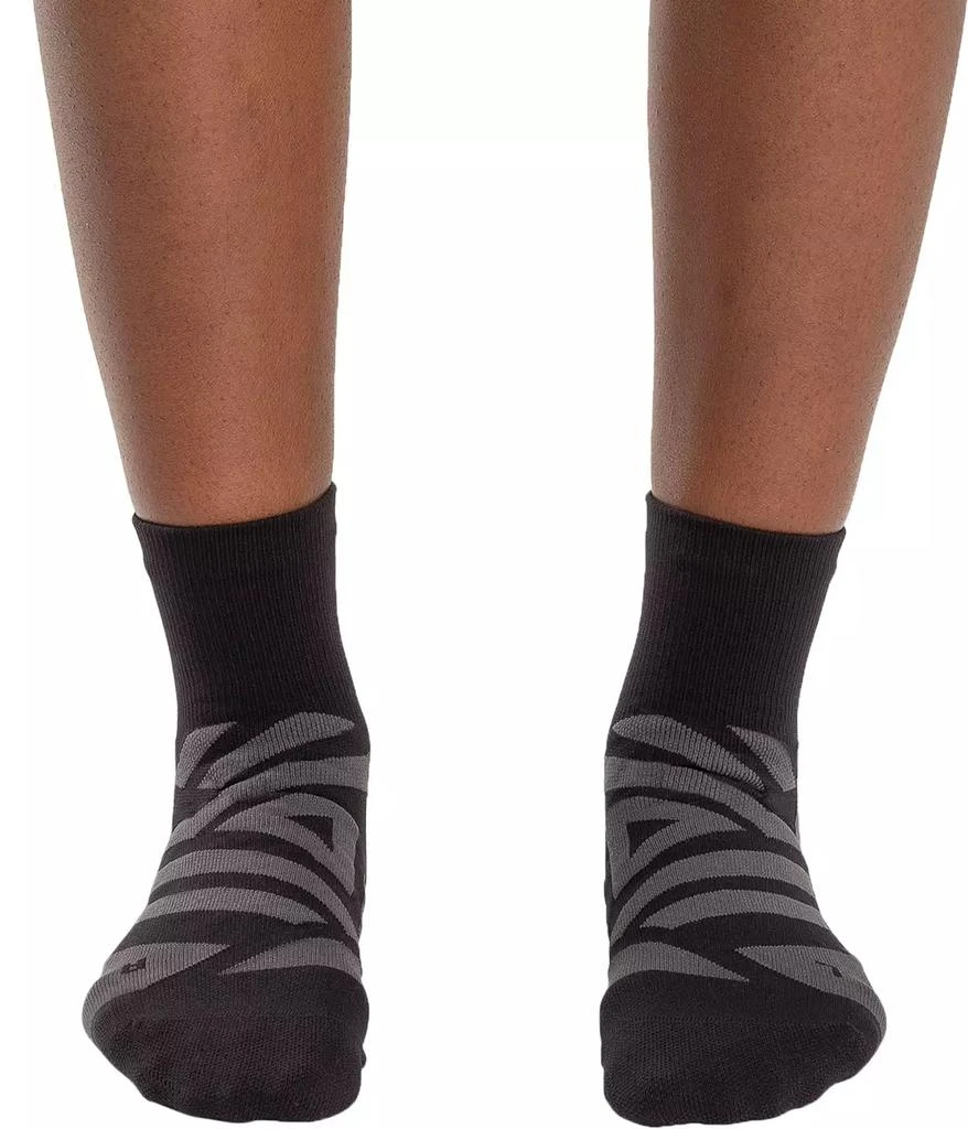 On On Women's Performance Mid Socks 1
