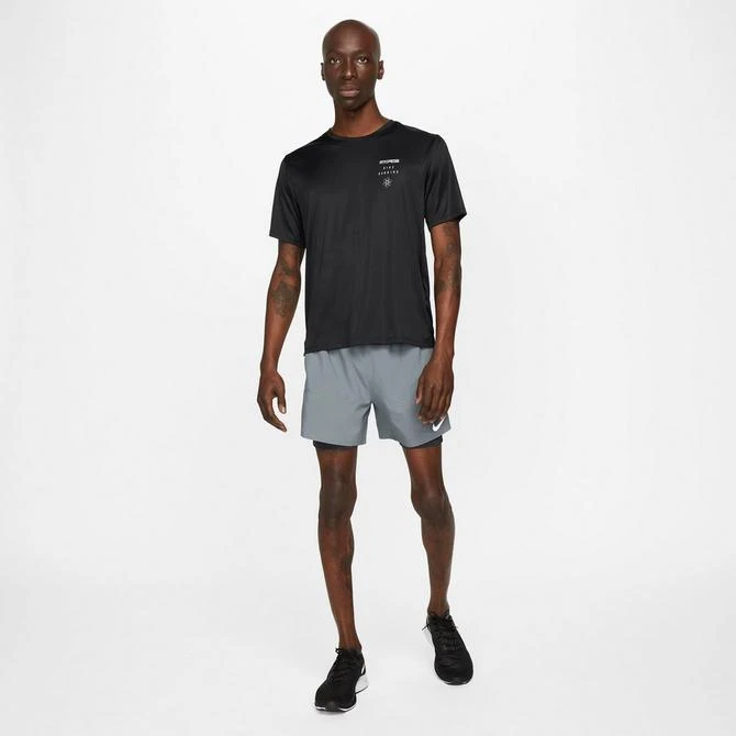 NIKE Men's Nike Dri-FIT Stride 5-Inch Hybrid Running Shorts 3