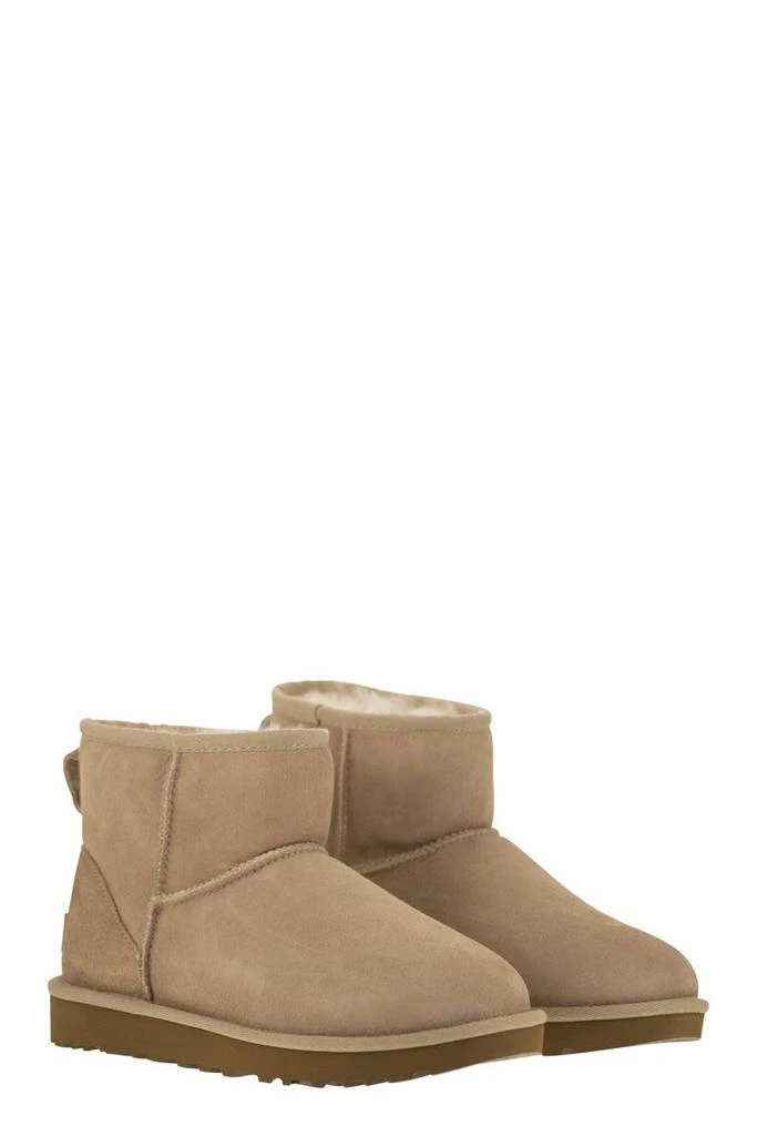 UGG BOOT CLASSIC MINI II 4
