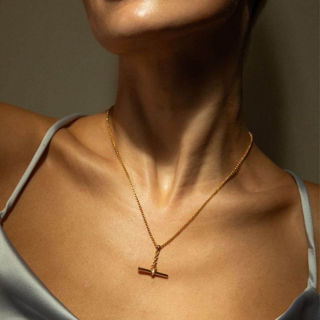 Dinny Hall My world t-bar pendant