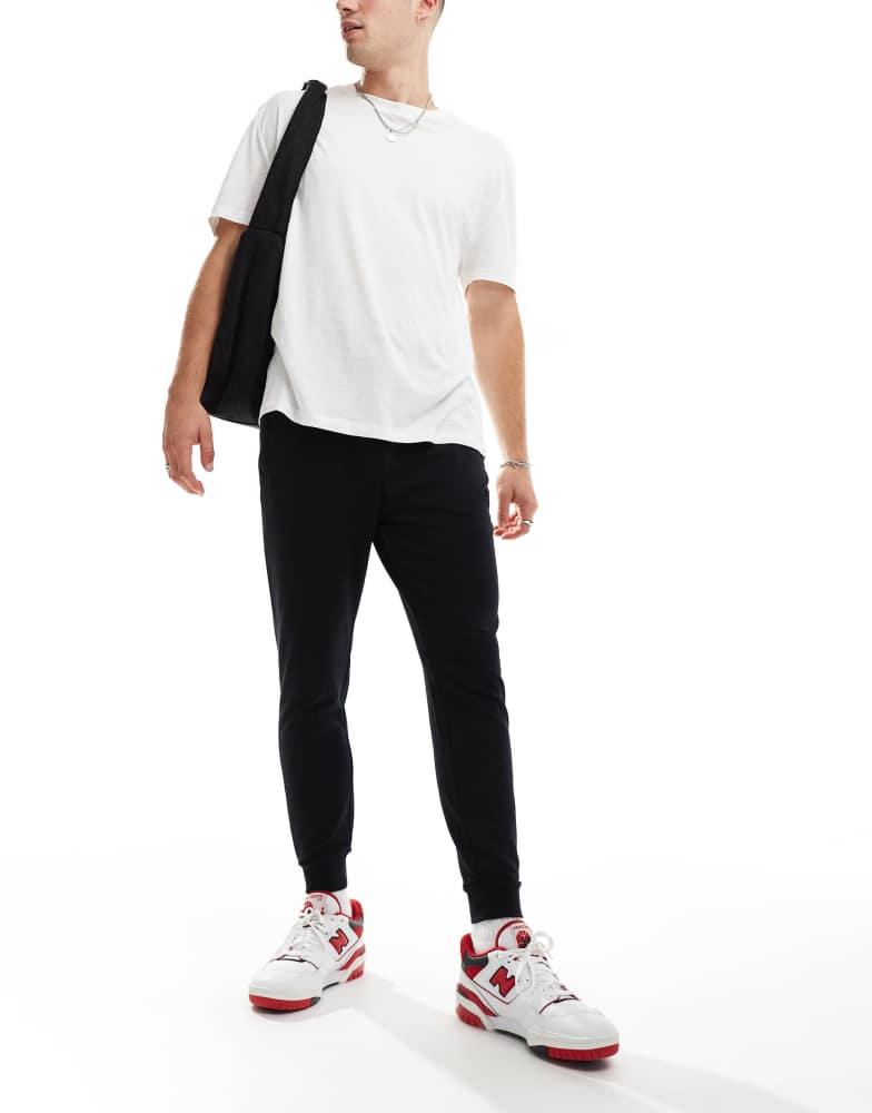 HERA Hera focus tapered sweatpant in black