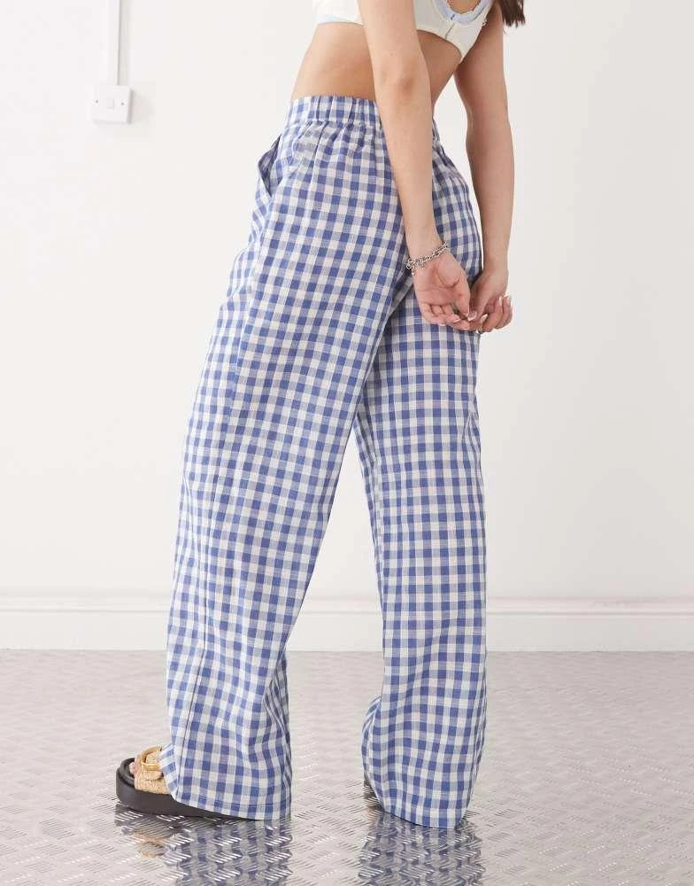 Reclaimed Vintage Reclaimed Vintage baggy tailored linen look trouser in blue check 3