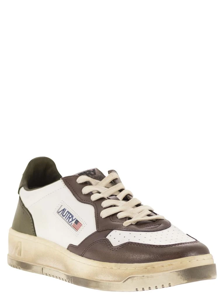 Autry Medalist Low Super Vintage Sneakers In White/military/brown Leather 2