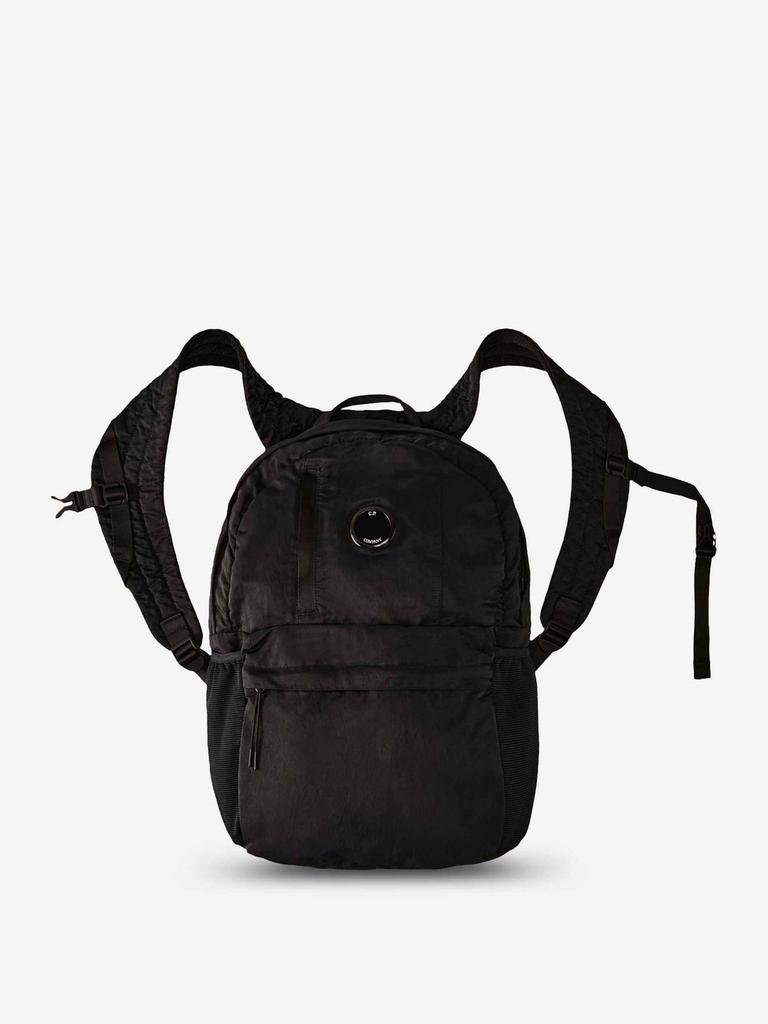 バッグ C.P. COMPANY Nylon B Lens Backpack Shop Black Nylon B Lens Backpack on Sale at BeyondStyle