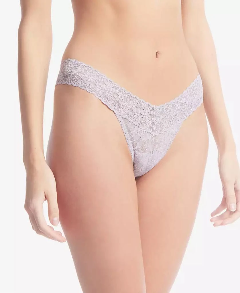 Hanky Panky Signature Lace Women's 4911 Low Rise Thong 1