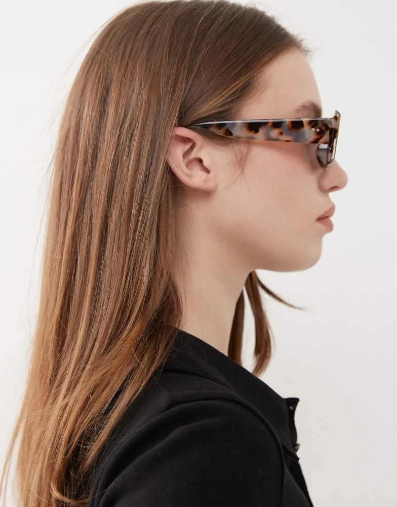 Reclaimed Vintage Reclaimed Vintage square sunglasses in light grey tortoiseshell 3