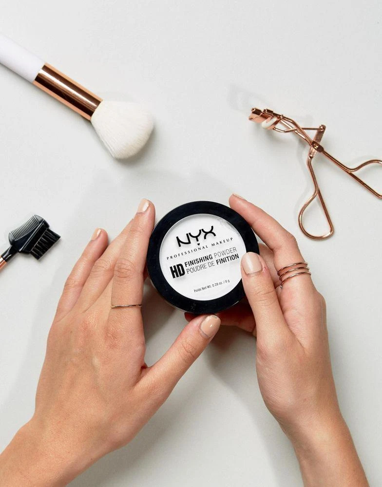 NYX Professional Makeup NYX Professional Make Up High Definition Finishing Powder 2