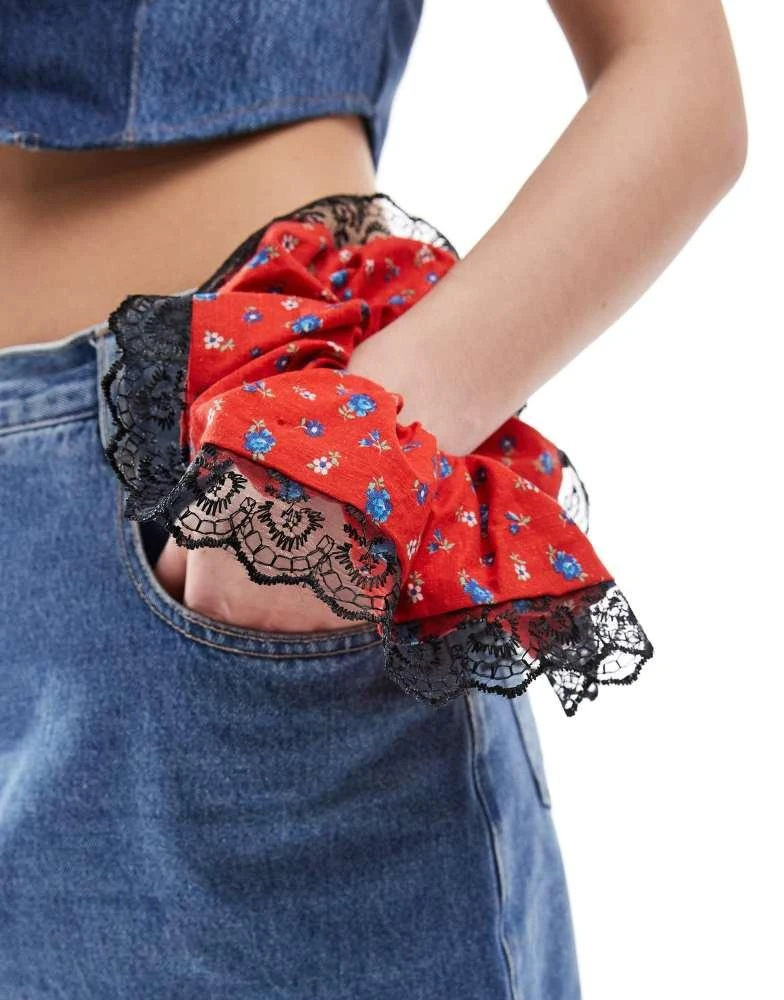 Reclaimed Vintage Reclaimed Vintage Revived x Glass Onion oversized floral print scrunchie with black lace 4