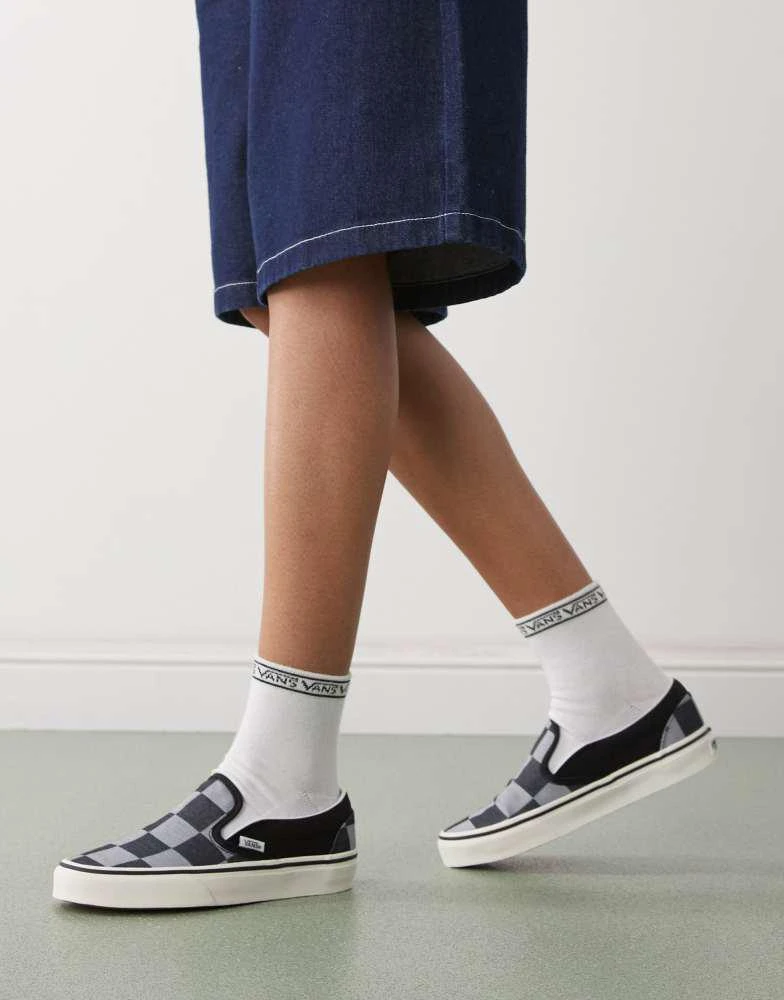 Vans Vans Classic Slip-ON monochrome checkerboard trainers in black 4