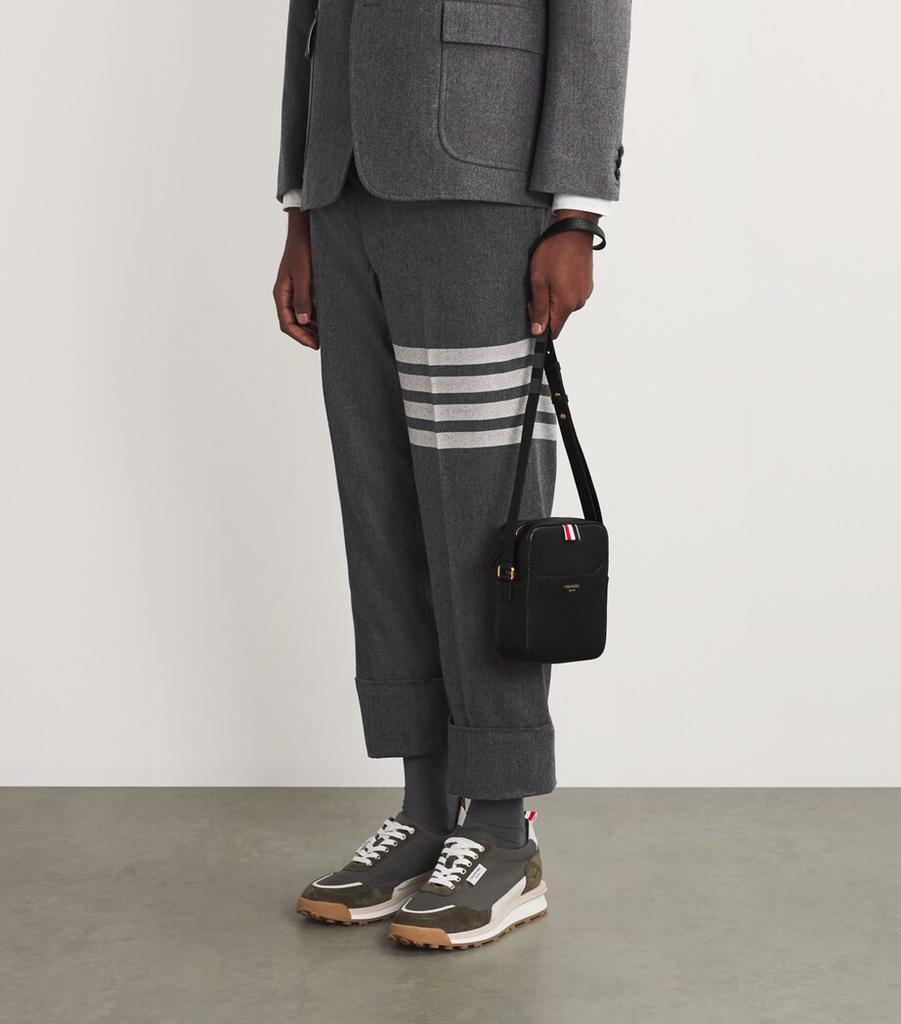 THOM BROWNE (正規品/関税送料込み) Vertical camera bag Pebble Grain Leather Vertical Camera Bag | Thom Browne