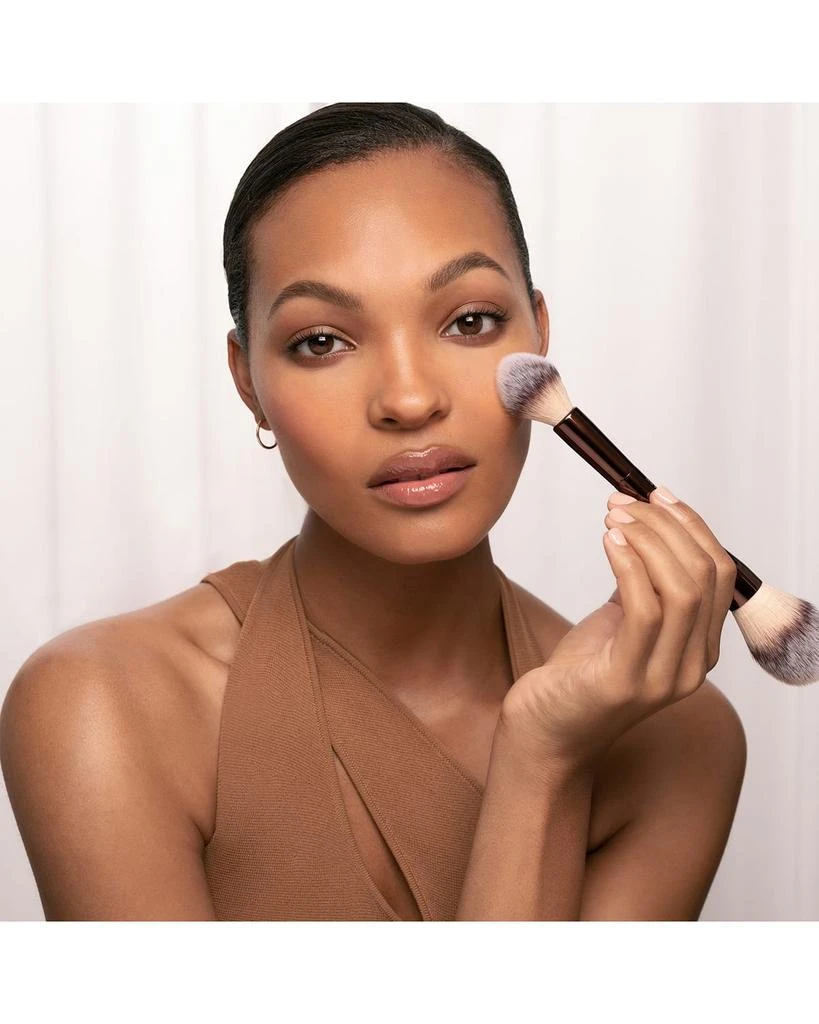 Hourglass Cosmetics Veil Translucent Setting Powder 4
