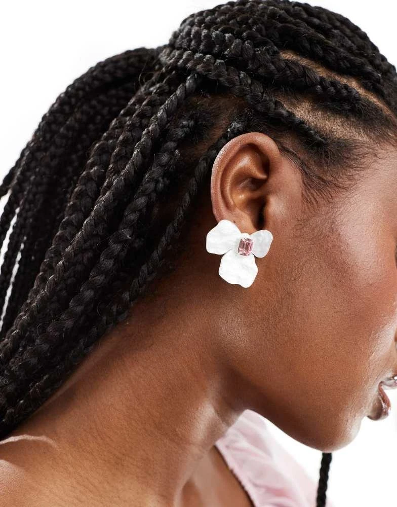 True Decadence True Decadence pearlescent flower earrings in white 1