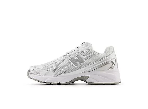 New Balance 740 3