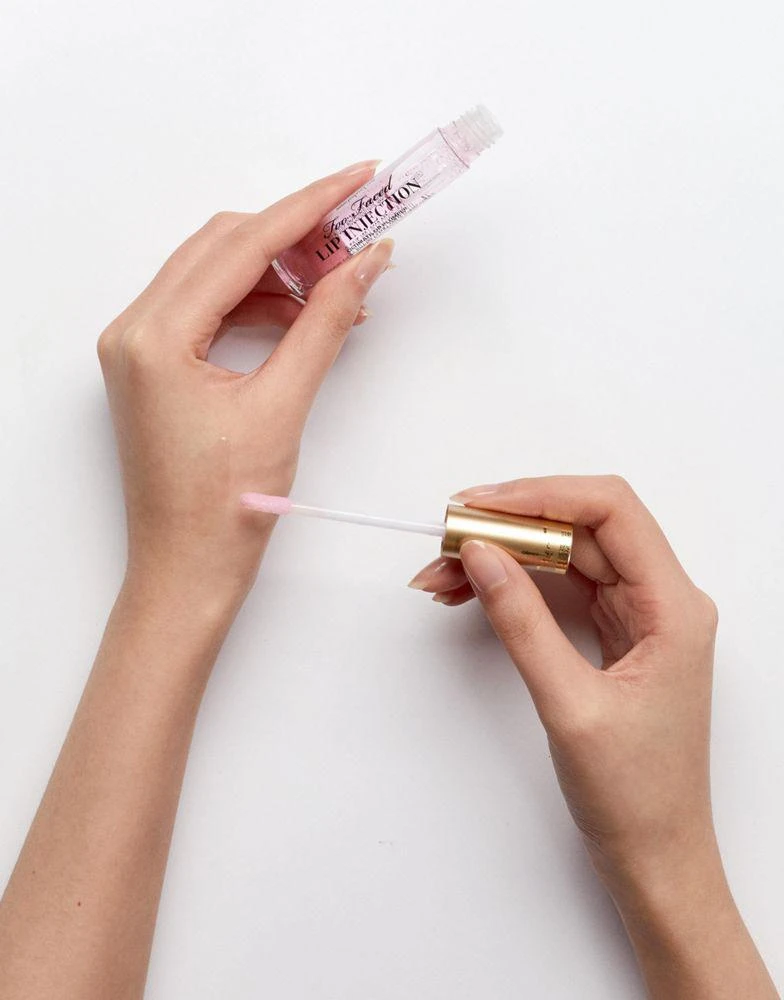 Too Faced Cosmetics Too Faced Lip Injection 4