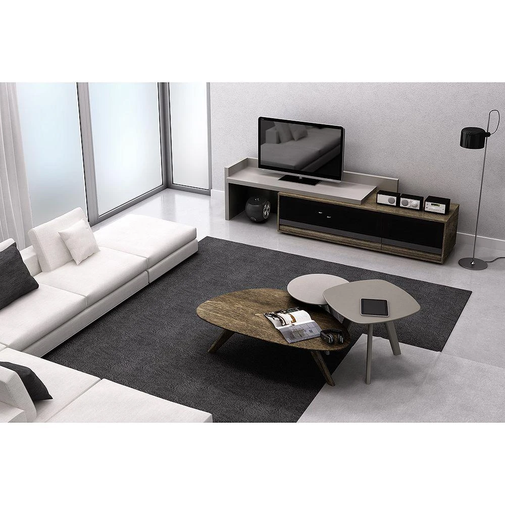 Huppé Studio Lacquered Round Table 2
