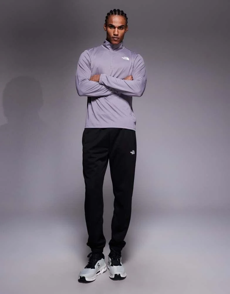 The North Face The North Face Training 24/7 logo 1/4 top in grey 2
