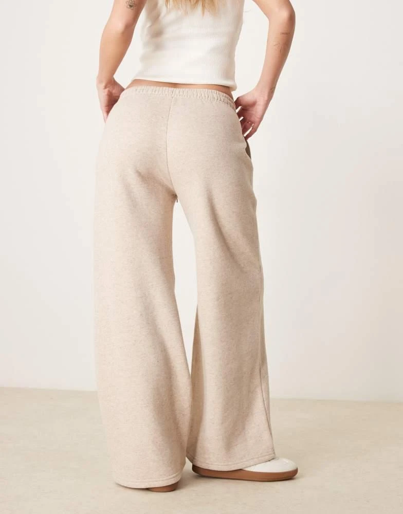 Abercrombie & Fitch Abercrombie & Fitch jogger in beige 3